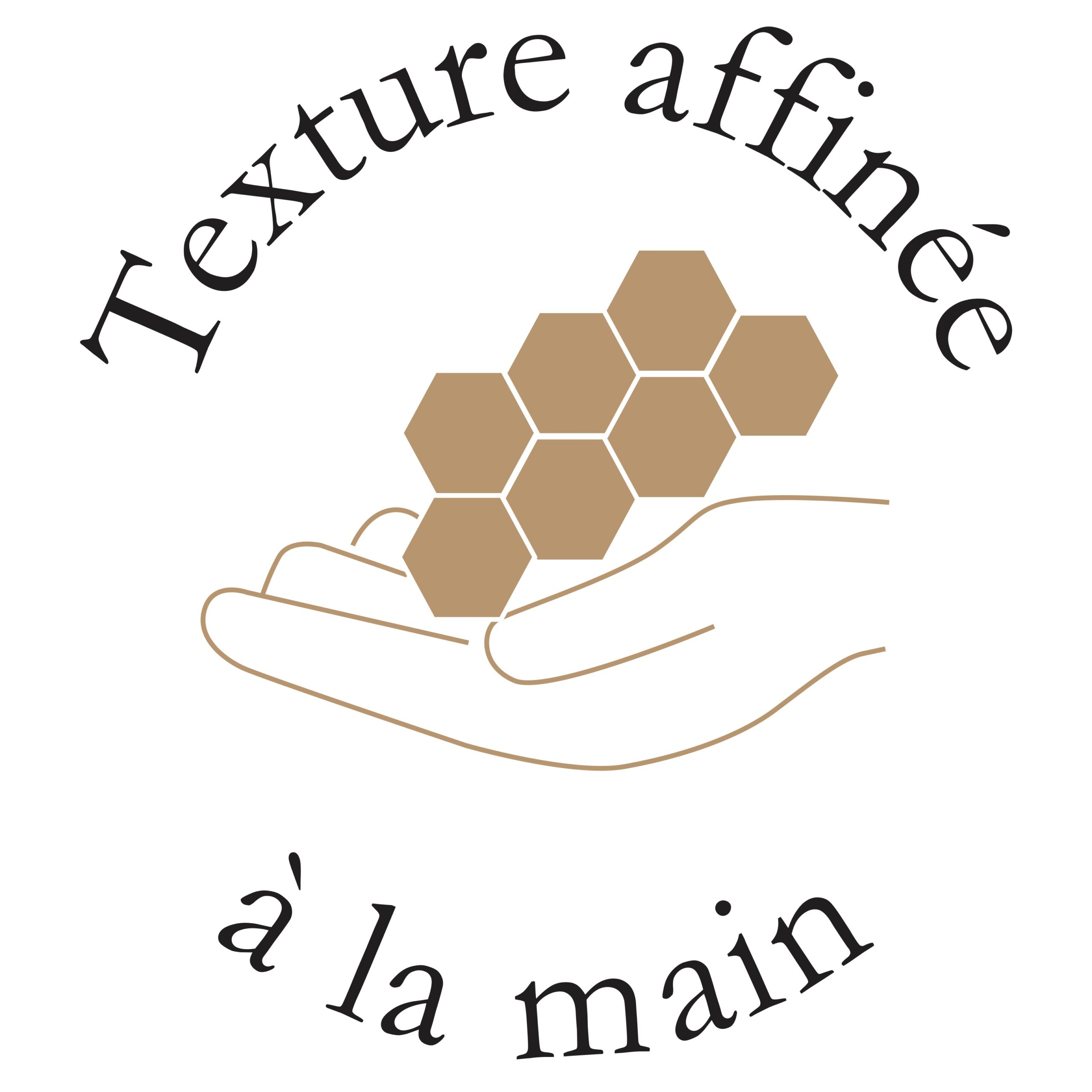 texture affinée à la main, miel crémeux travaillé à la main par brassage