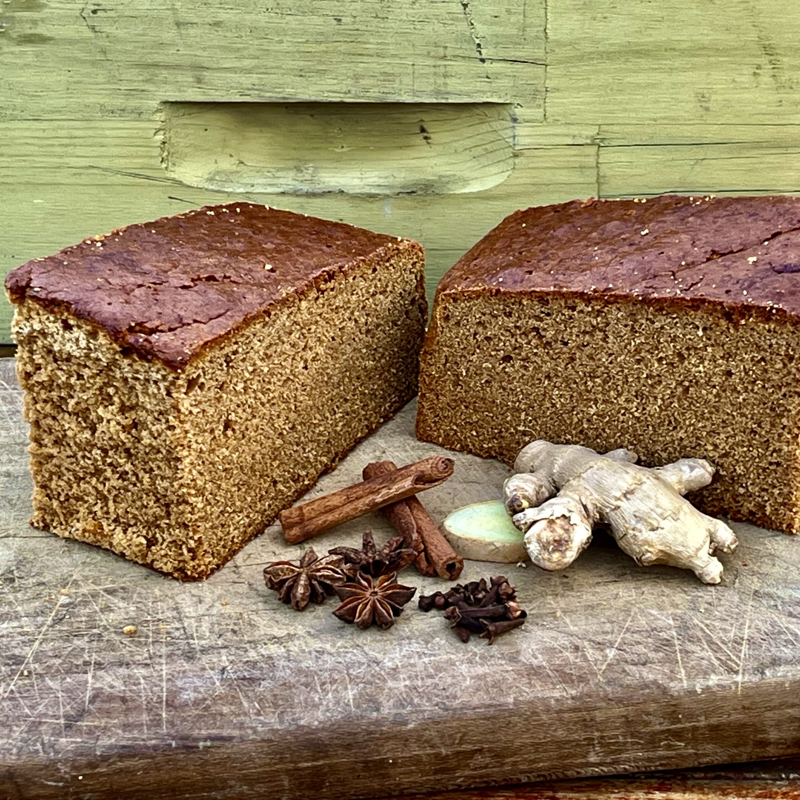 Pain d'épices bio avec cannelle, anis, clou de girofle et gingembre